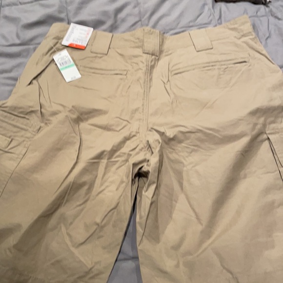 Men’s tan shorts Van Heusen - Picture 4 of 4